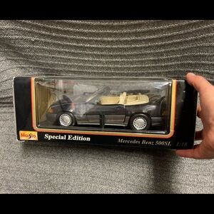 Bauer Mercedes Benz 500 SL 1:18 Model Car 1989 Special Edition by Master VINTAGE